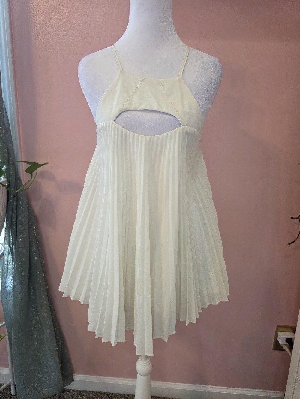 Hunter Dixon Ivory Knife Pleated Cutout Blouse Tank Top Size S